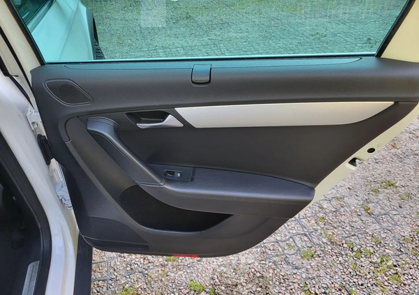 Volkswagen Passat cena 46900 przebieg: 245300, rok produkcji 2014 z Kleczew małe 781